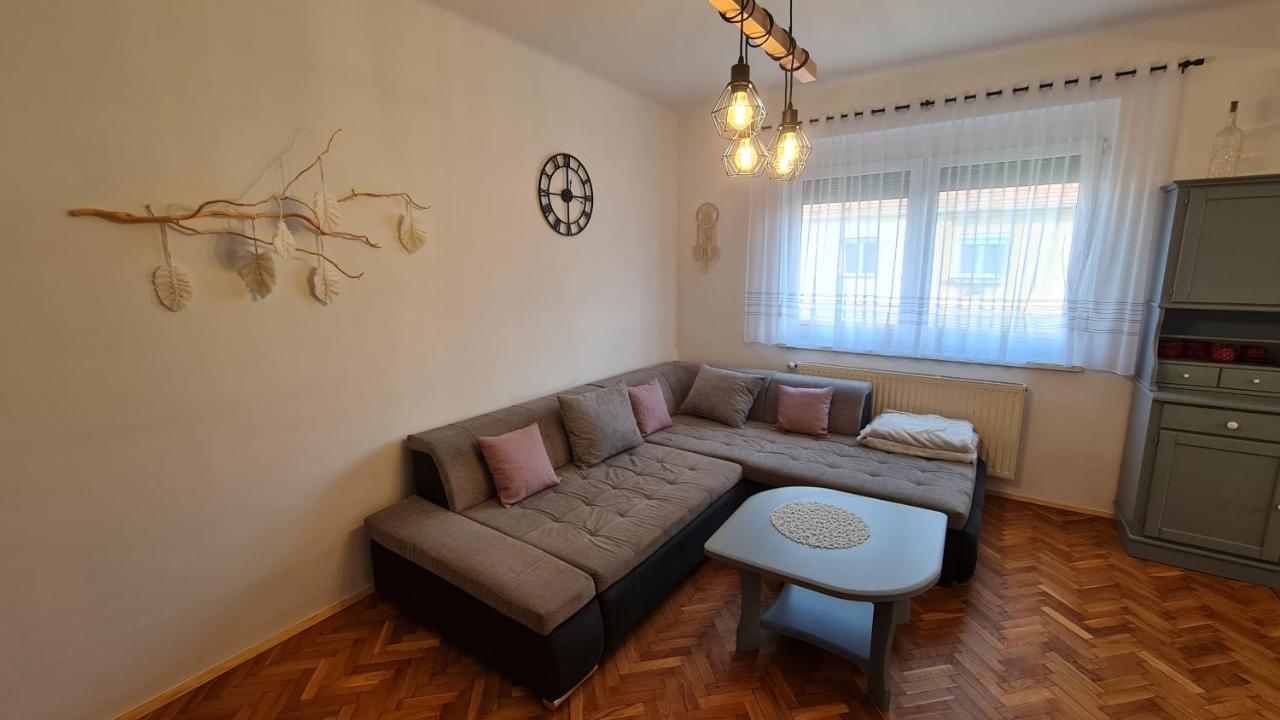 Ri-Jo Apartman Mohacs Exterior photo